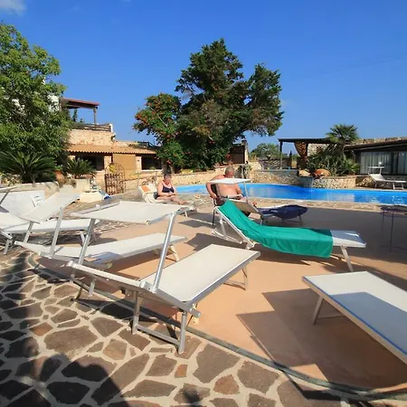 Trilo Del Noce Apartman *