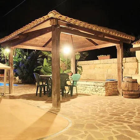 Trilo Del Noce Apartman