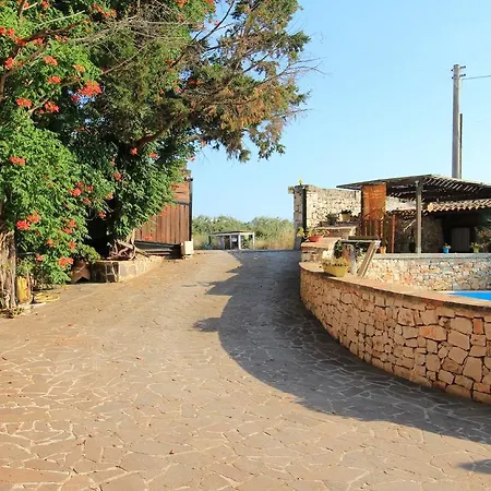 Trilo Del Noce * Castrignano del Capo